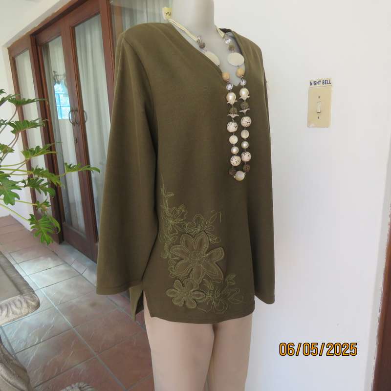 DONNA CLAIRE dark olive green V neck slip over top with appliqued flowers. Size 48