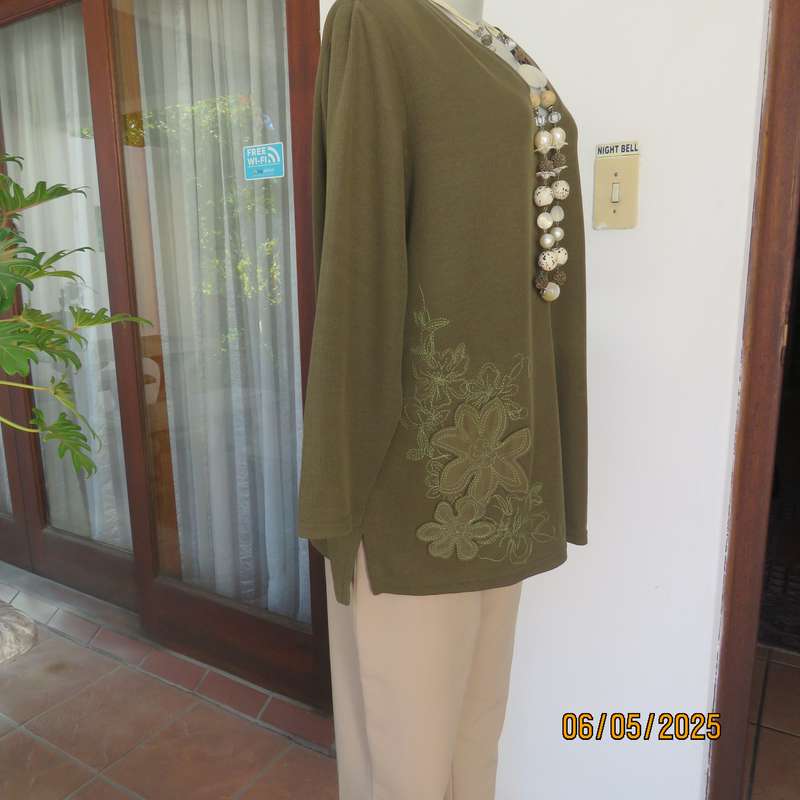DONNA CLAIRE dark olive green V neck slip over top with appliqued flowers. Size 48