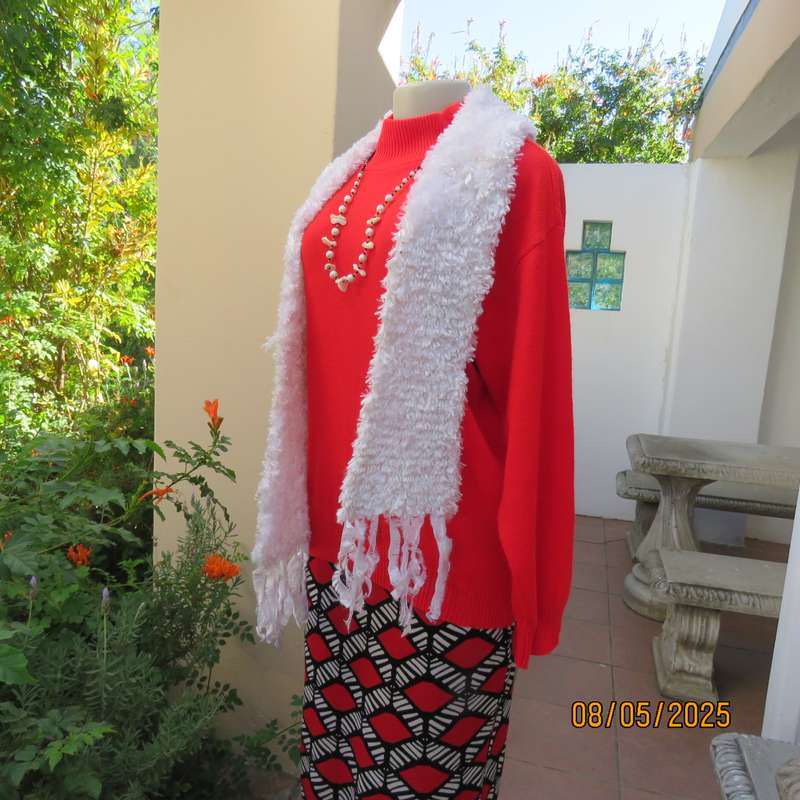 White narrow fluffy acrylic knitted scarf fringed 160cm x 20cm.