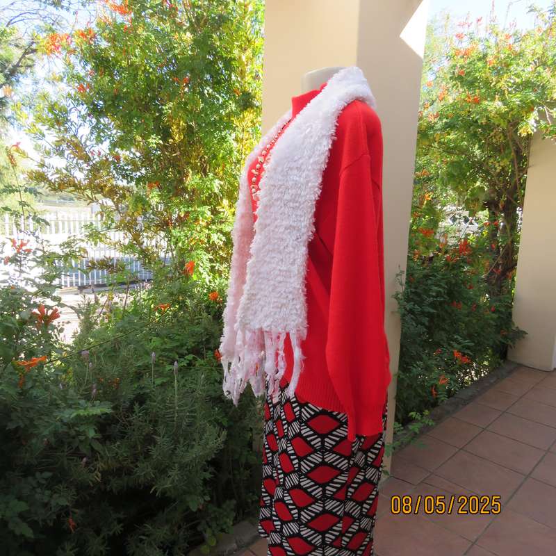 White narrow fluffy acrylic knitted scarf fringed 160cm x 20cm.