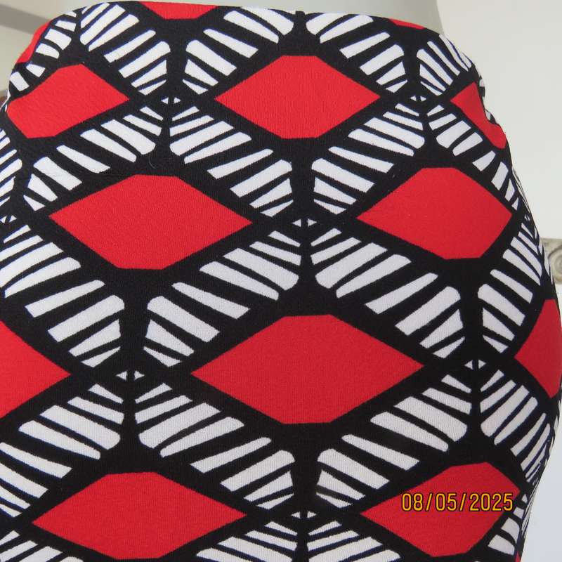 AUDACITY red-black-white geometric printed stretch polyester bodycon skirt size 36.