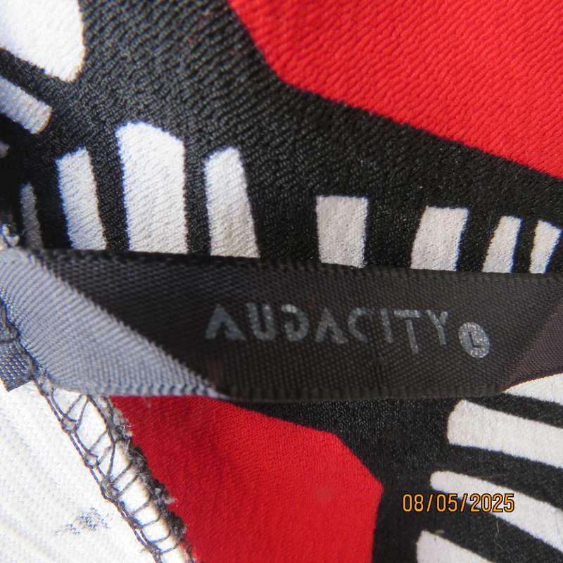 AUDACITY red-black-white geometric printed stretch polyester bodycon skirt size 36.