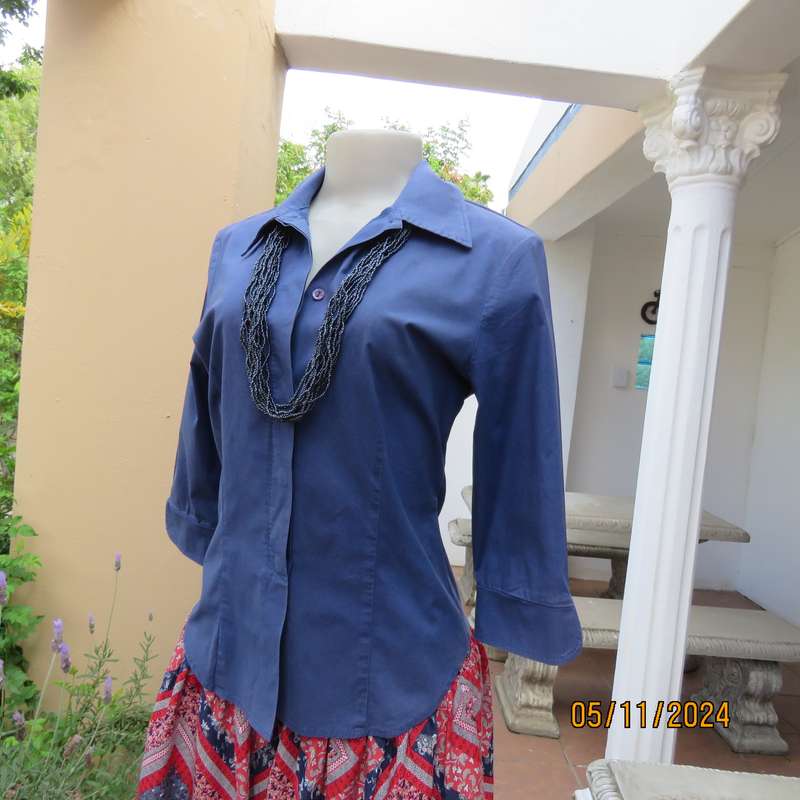 TOPICS stretch cotton tailored cobalt blue top size 34.Hidden button down.Shirt collar.Elbow sleeves
