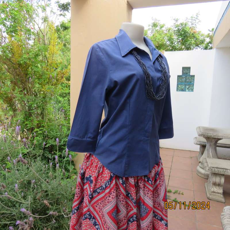 TOPICS stretch cotton tailored cobalt blue top size 34.Hidden button down.Shirt collar.Elbow sleeves