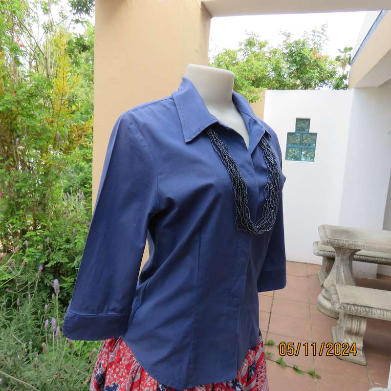TOPICS stretch cotton tailored cobalt blue top size 34.Hidden button down.Shirt collar.Elbow sleeves