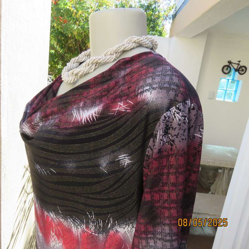 Red-white and black pattern stripe long sleeve polyester stretch cowl neck top. Size 38