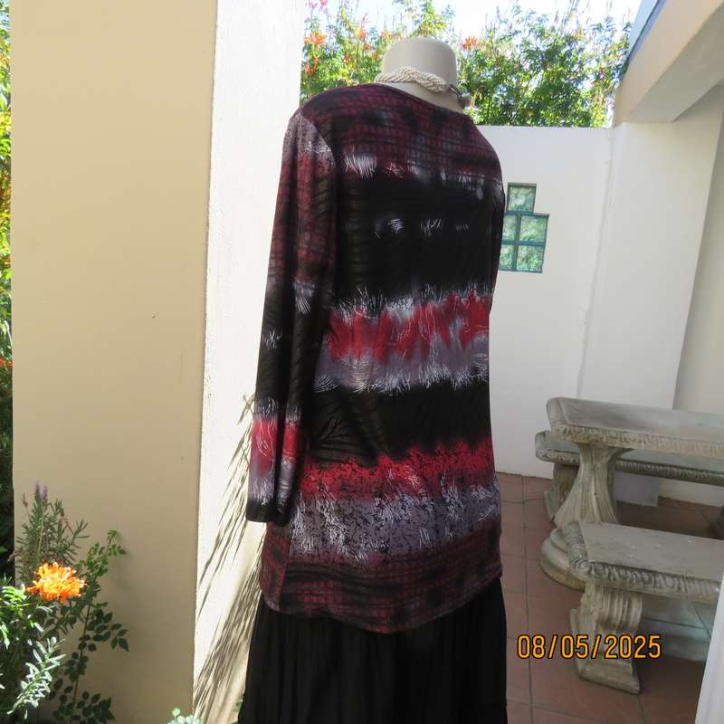 Red-white and black pattern stripe long sleeve polyester stretch cowl neck top. Size 38