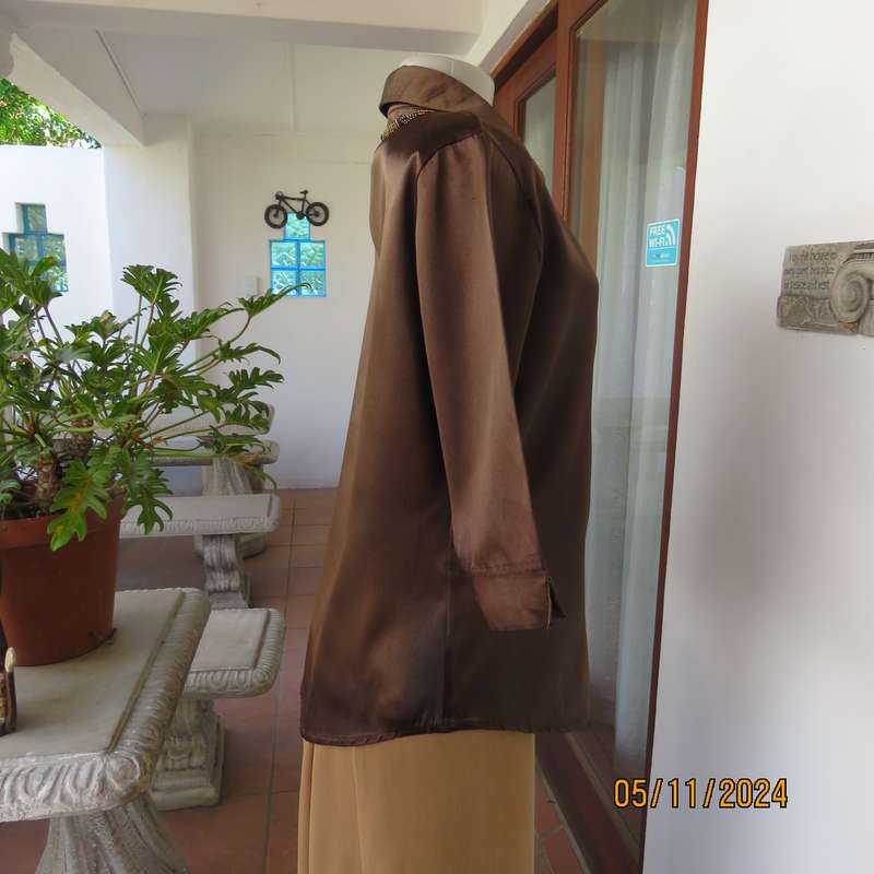 Choc brown silky polycotton button down top with shirt collar. Size 36. Elbow sleeves. As new.