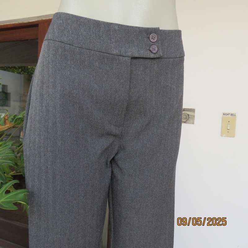 ML Classics perfect fit 36 dress pants in grey stripes with glam. Straight legs.