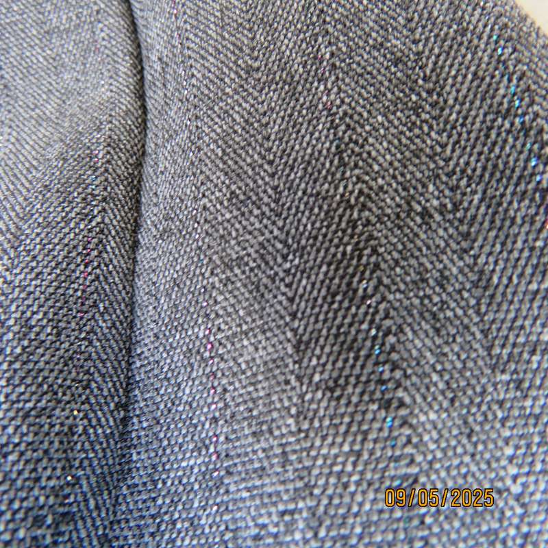 ML Classics perfect fit 36 dress pants in grey stripes with glam. Straight legs.