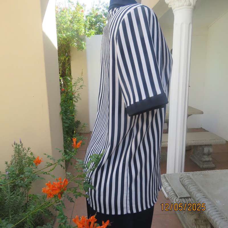 WOOLWORTHS navy-white vertical striped button down top. Open navy collar. Size 36.
