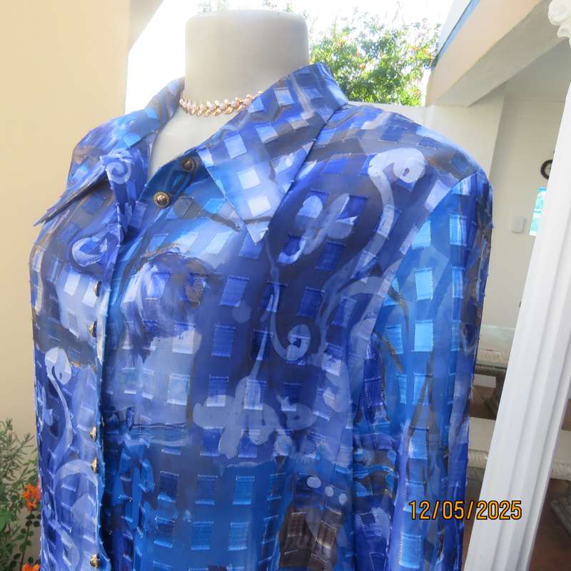 SMART SET blue opaque floral button down glamour top with collar. Size 40.