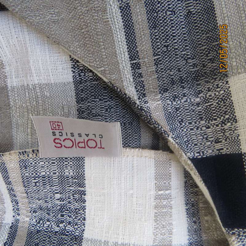 TOPICS long short sleeve navy-beige checked jacket-top size 40. Textured poly-viscose.