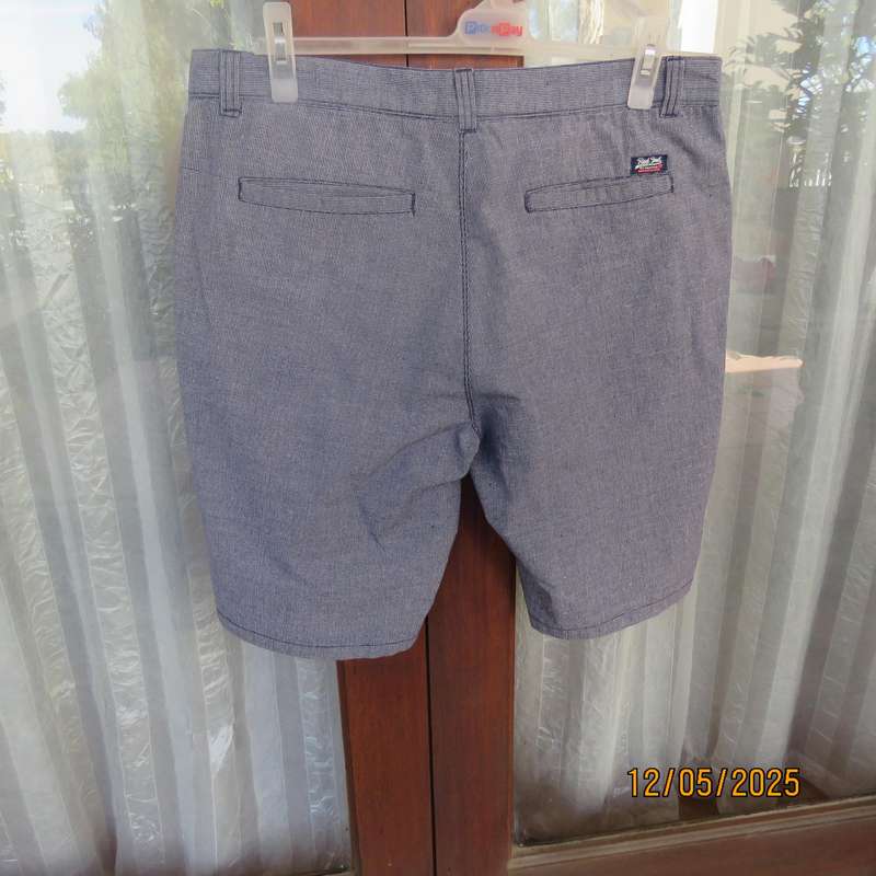RED IND. navy-white fine check polycotton men's shorts size 34.