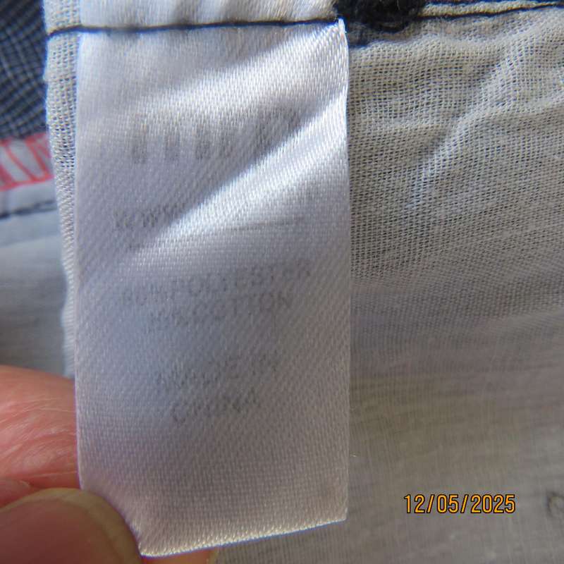 RED IND. navy-white fine check polycotton men's shorts size 34.