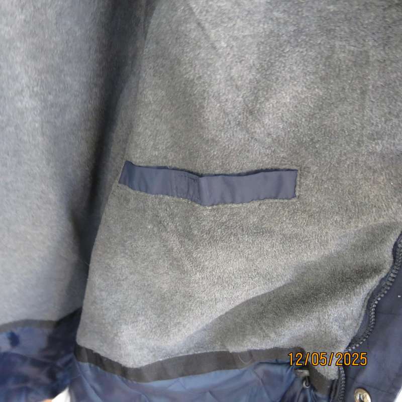 TRAVEL MASTER navy padded men's jacket size 4XL with drawstring. As new