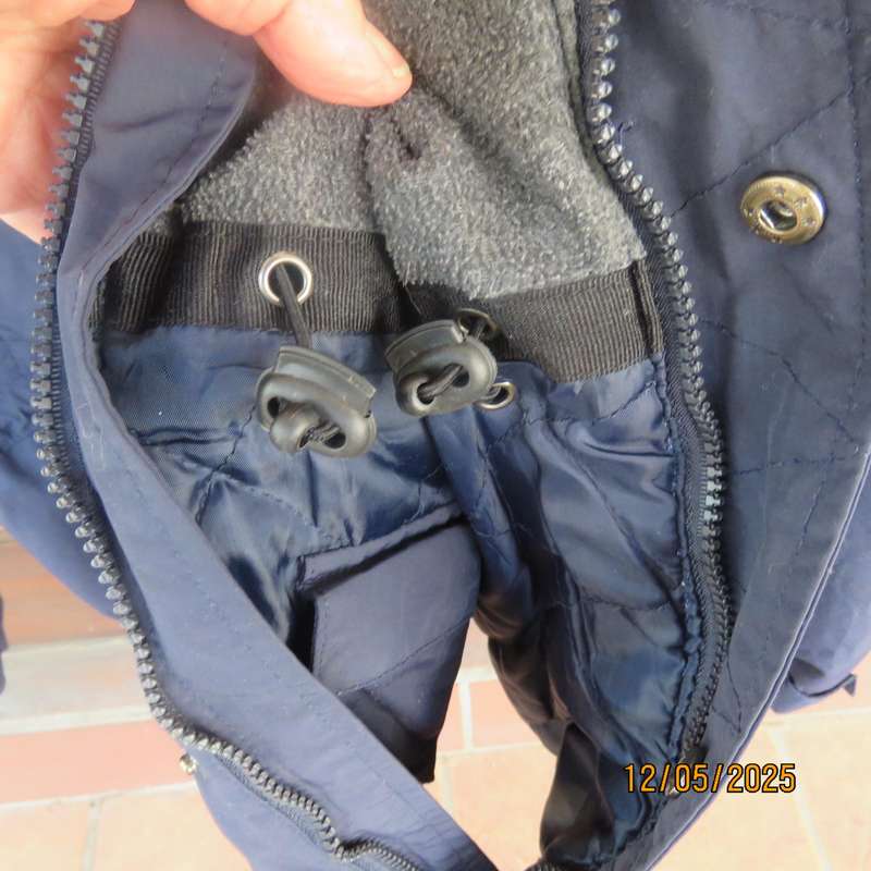 TRAVEL MASTER navy padded men's jacket size 4XL with drawstring. As new