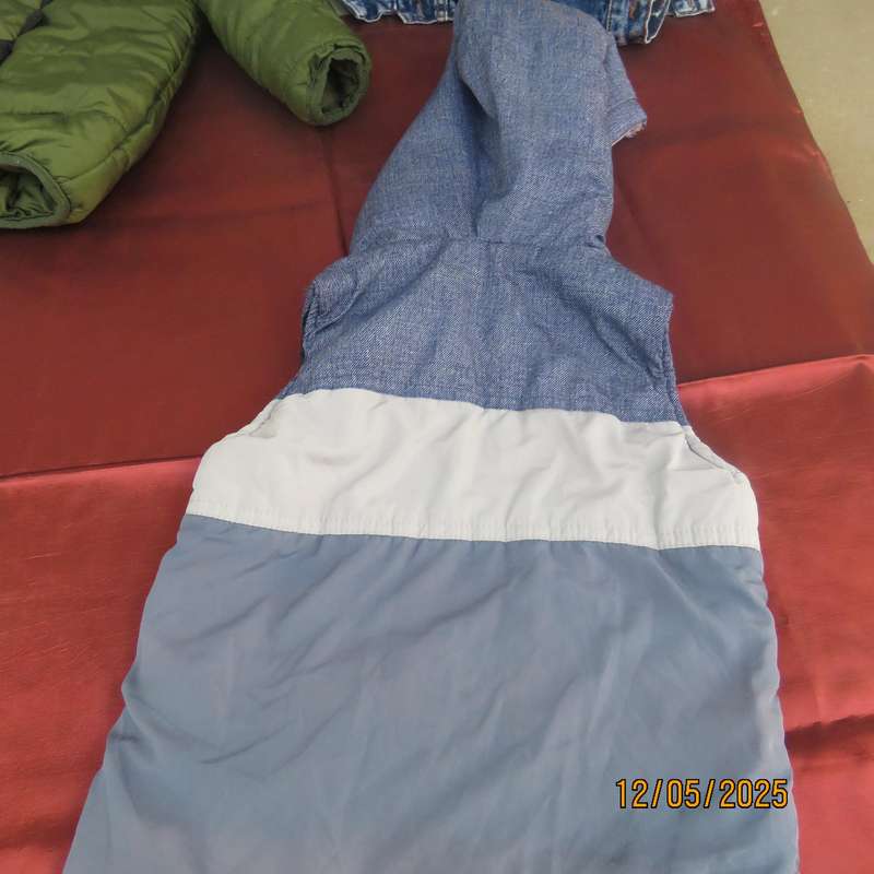 Lot of 3 winter jackets for your 6 to 12 months old baby boy. All as new.