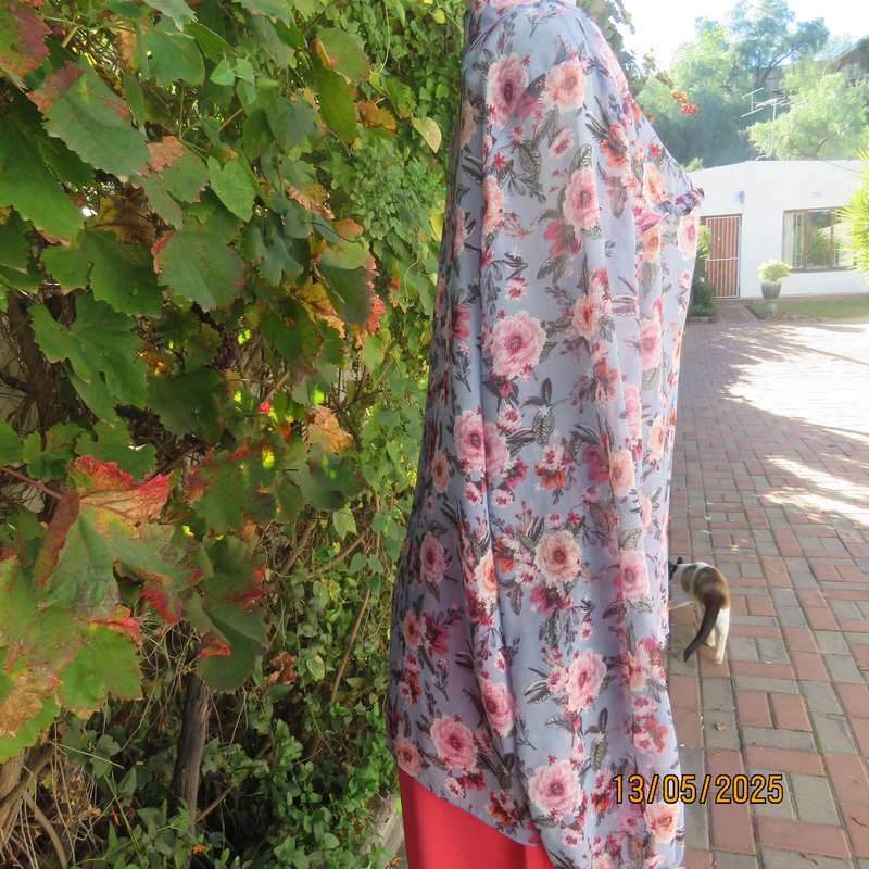 Steel blue slightly creased sheer polyester long sleeve top. Crimson flowers. Size 44
