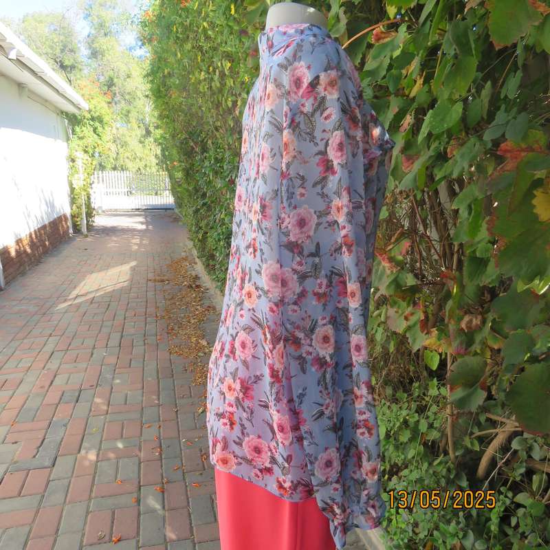 Steel blue slightly creased sheer polyester long sleeve top. Crimson flowers. Size 44