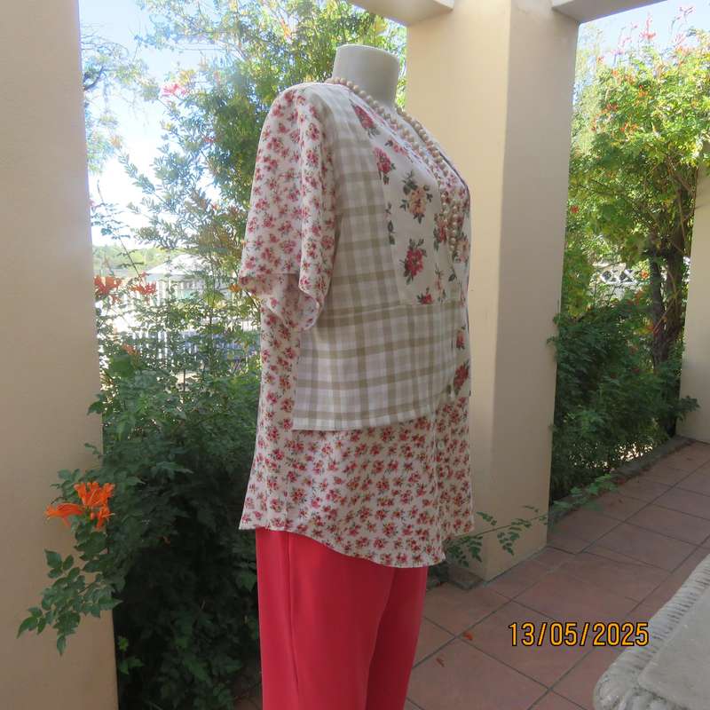 J&CO unique viscose floral top with front waistcoat. Cream with crimson. Size 44