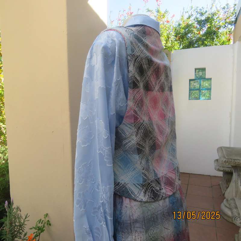 Warm woolen boutique made waistcoat size 36 in pink-blue-grey geometric print.
