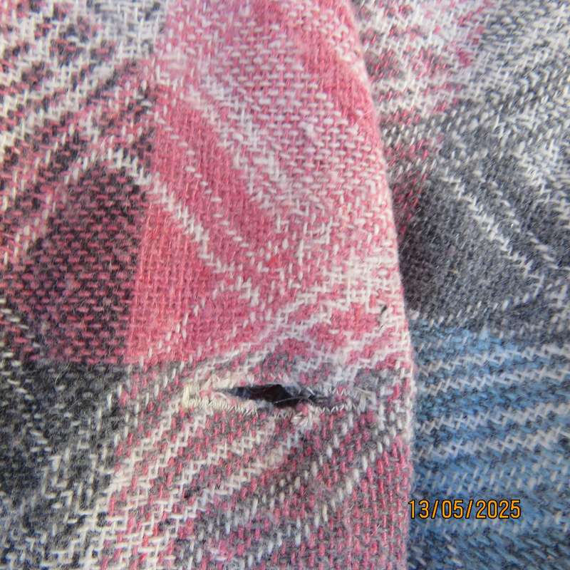 Warm woolen boutique made waistcoat size 36 in pink-blue-grey geometric print.