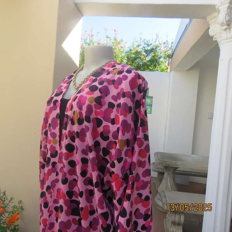 BOX Fashion Cape Town open top in pinks and purples. Fringed hem. Size 42-46.