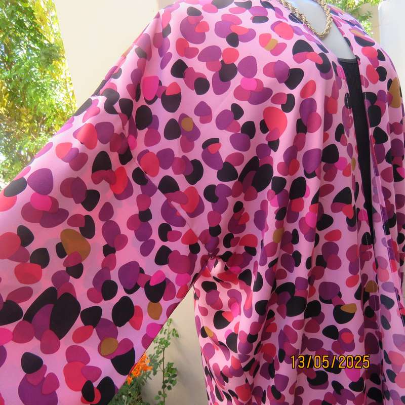 BOX Fashion Cape Town open top in pinks and purples. Fringed hem. Size 42-46.