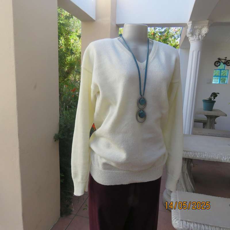 Plain light cream handknit acrylic sweater size 36-38. V neck.