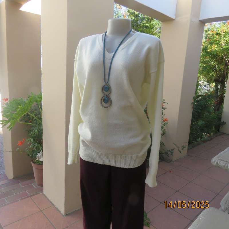 Plain light cream handknit acrylic sweater size 36-38. V neck.