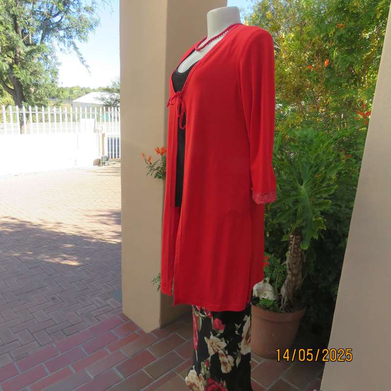 CALYPSO cherry red open hanging long jacket. Close with tiestring. Size 36-38.