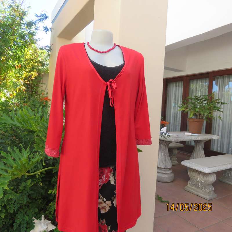 CALYPSO cherry red open hanging long jacket. Close with tiestring. Size 36-38.