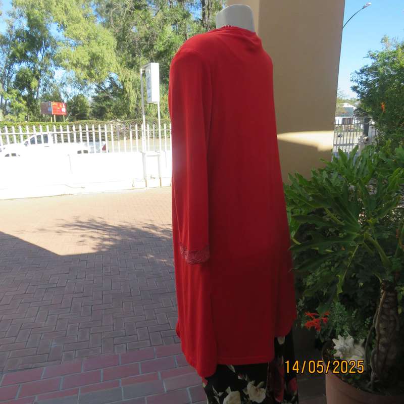 CALYPSO cherry red open hanging long jacket. Close with tiestring. Size 36-38.
