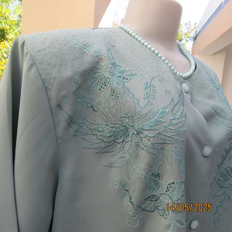 REFLEX seafoam green collarless top with stunning embroidery. Size 48.