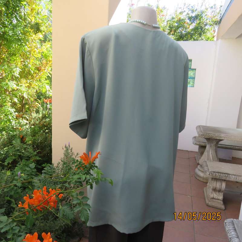 REFLEX seafoam green collarless top with stunning embroidery. Size 48.
