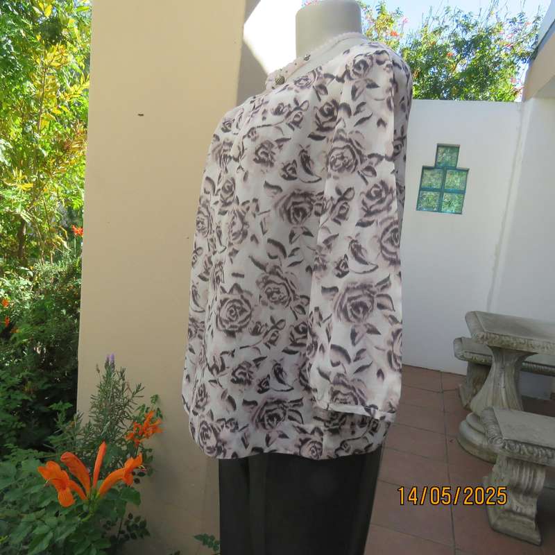 STUDIO W slip over beige with soft pink-grey flowers size 36. Cotton-silk blend.
