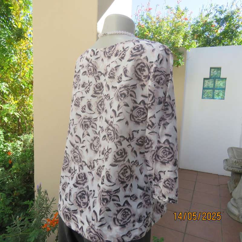STUDIO W slip over beige with soft pink-grey flowers size 36. Cotton-silk blend.