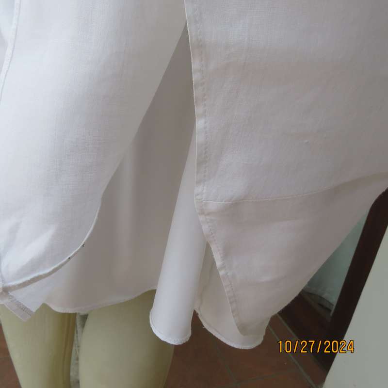 Stunning white linen-white blend kick-out 12 panel skirt size 36. Invisible side zip.Bandless.As new