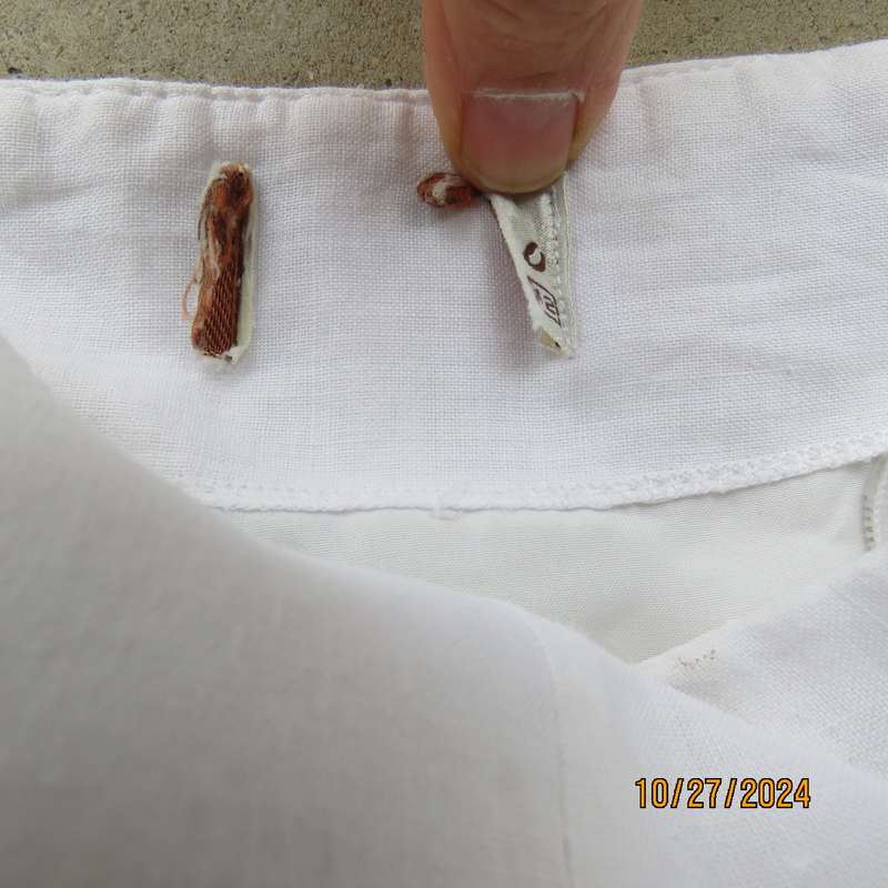 Stunning white linen-white blend kick-out 12 panel skirt size 36. Invisible side zip.Bandless.As new