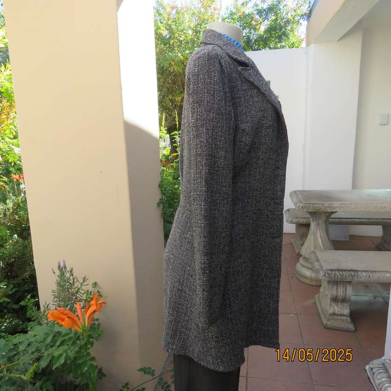 Black-white mottled long jacket size 36. Woven fabric. By BE YOURSELF.