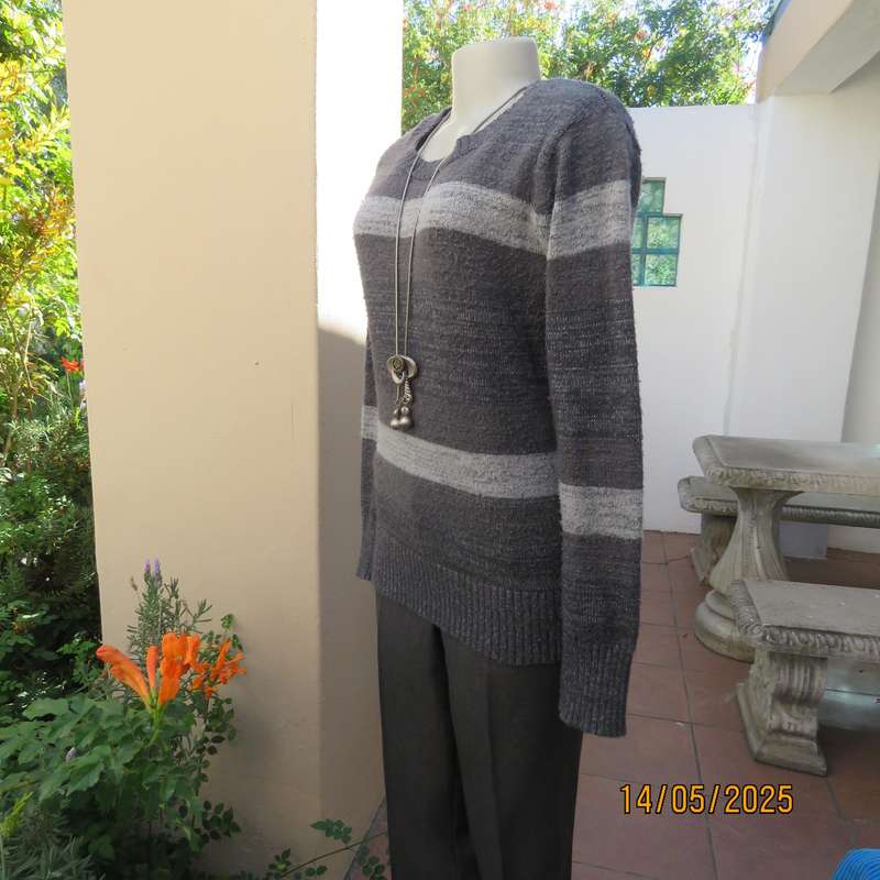 Horizontal patterned soft acrylic knit pull over jumper in greys. Size 36-38