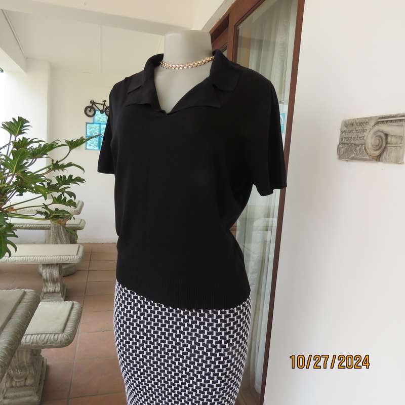 ANDRE BULLE imported black rayon-poliamida blend knitted golf style top. Size 38. As new