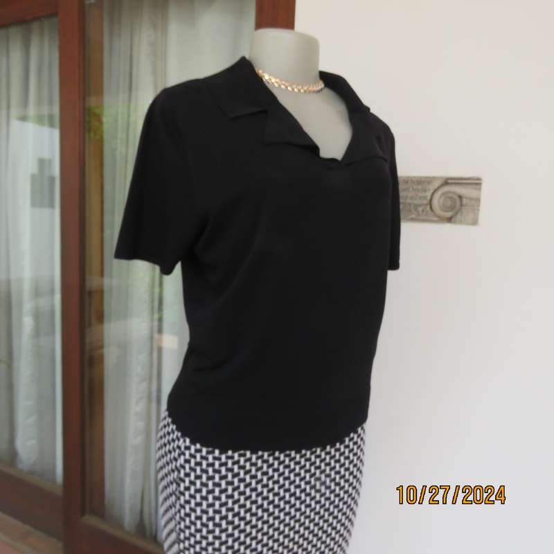 ANDRE BULLE imported black rayon-poliamida blend knitted golf style top. Size 38. As new