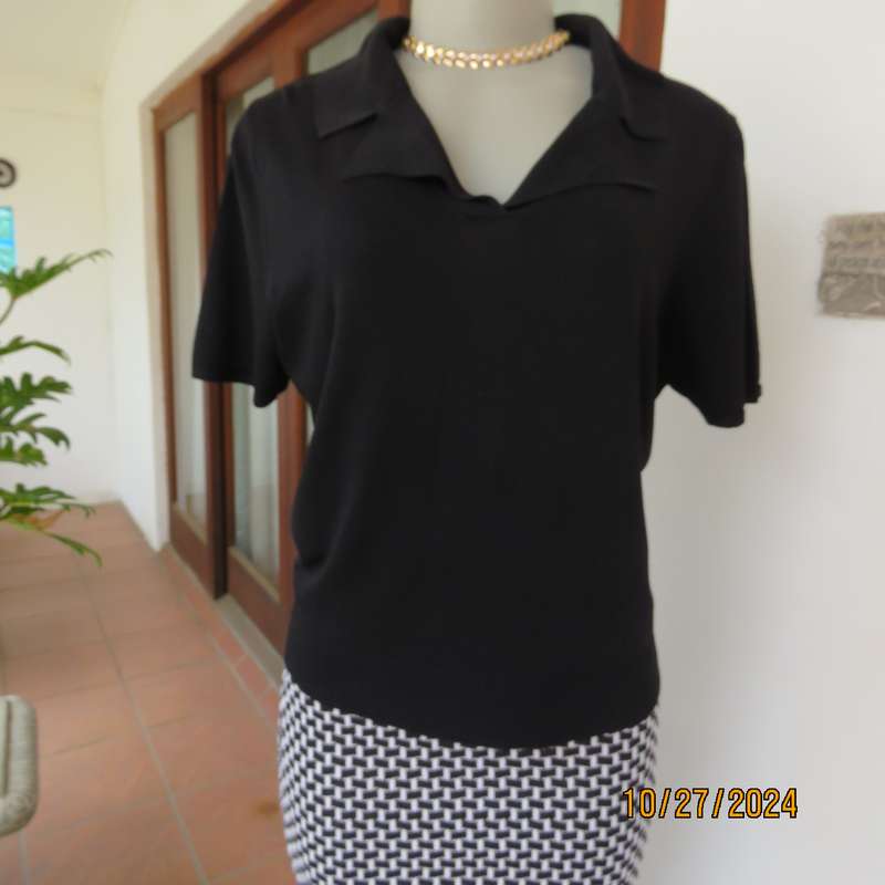 ANDRE BULLE imported black rayon-poliamida blend knitted golf style top. Size 38. As new