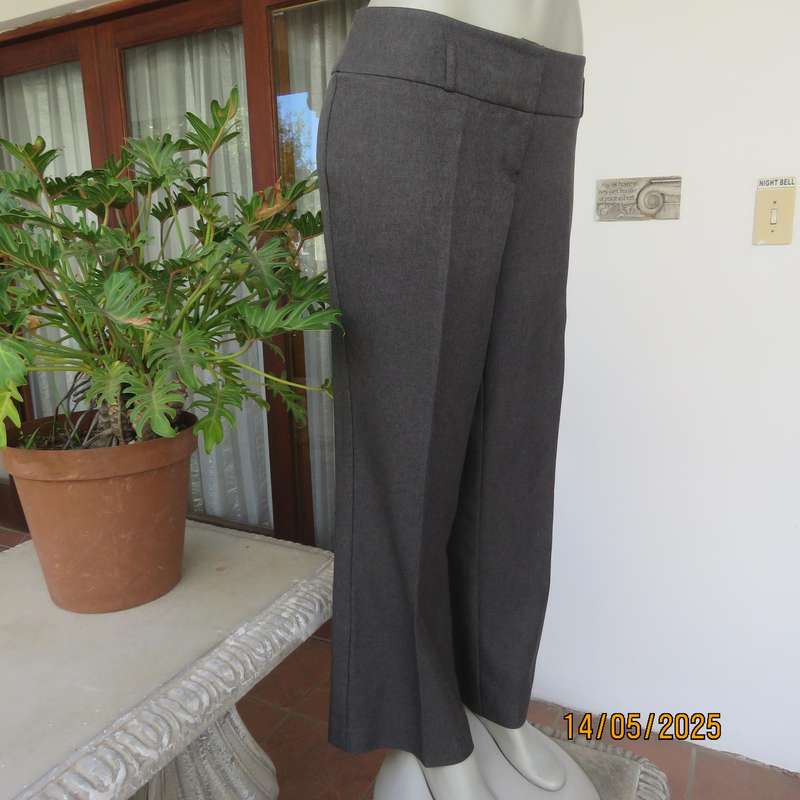 KELSO charcoal grey straight legged dress pants in polyester. Size 38