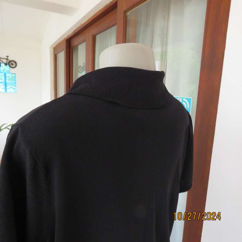 ANDRE BULLE imported black rayon-poliamida blend knitted golf style top. Size 38. As new