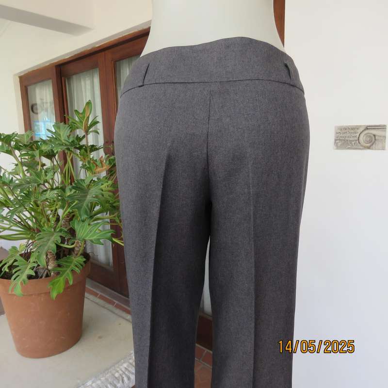 KELSO charcoal grey straight legged dress pants in polyester. Size 38
