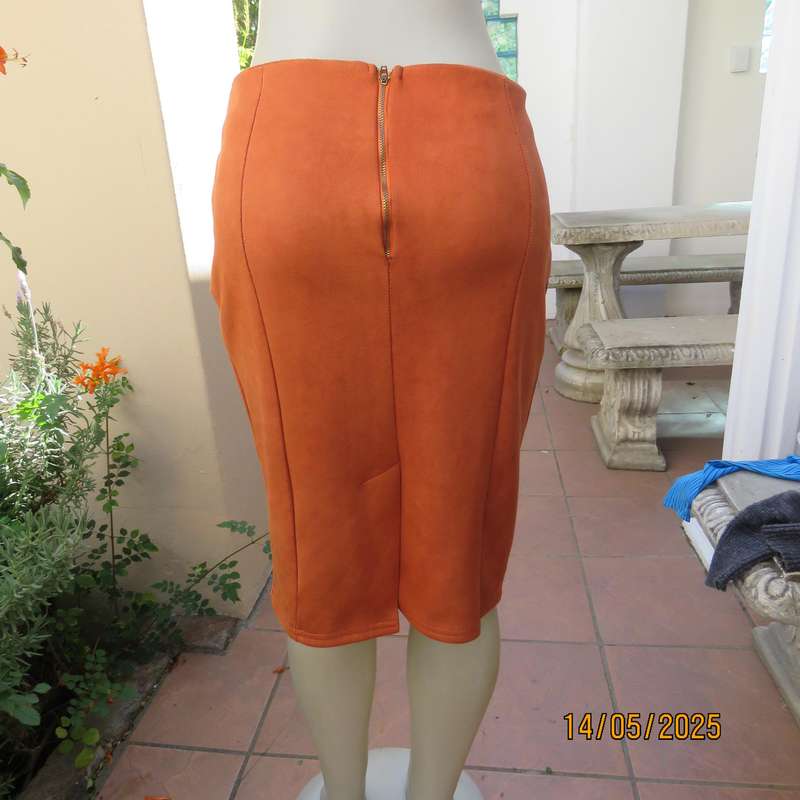 JUDY'S PRIDE burnt orange suede look stretch polyester paneled bodycon skirt. Size 36-38
