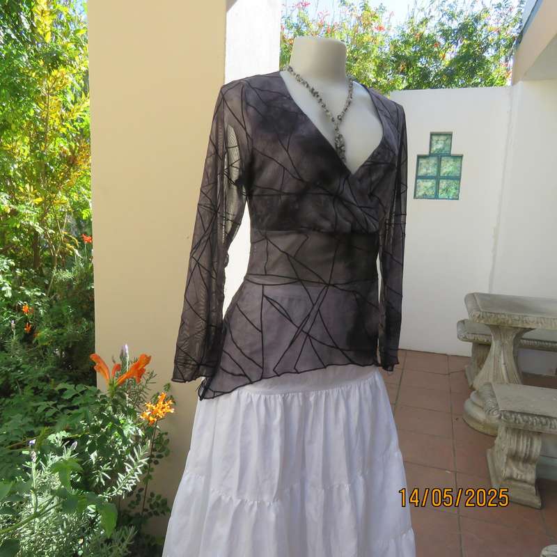OASIS glamour sheer polyester long sleeve top in greys. Black embossed lines. Size 38